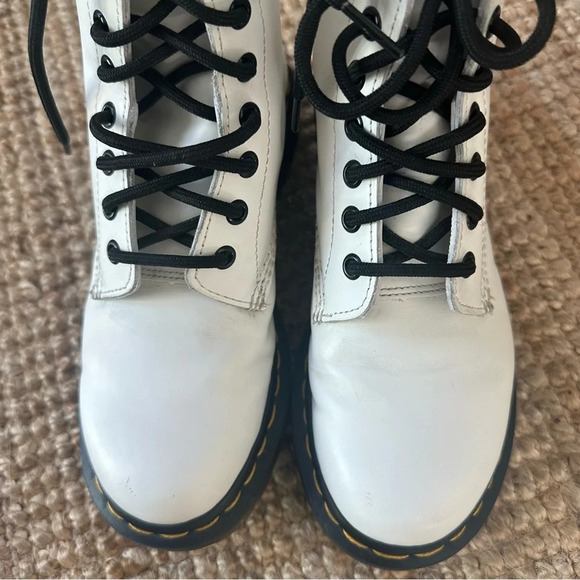 Doc Martens 1460 SMOOTH LEATHER LACE UP BOOTS - Picture 3 of 13